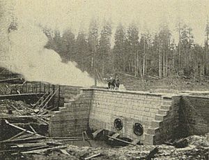 Seattle water supply intake and wing dam - 1900