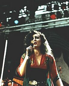 Siouxsie-Lollapalooza-1991 (portrait)