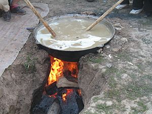 Sumalak being made in a Kazan