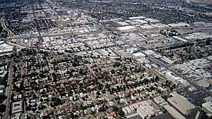 Van Nuys, Southern California (6042688851)