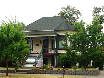 Albany Oregon home Elm at 5th Ave SW.JPG