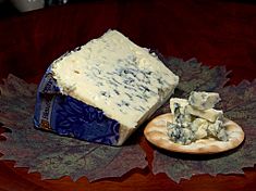 Bleu d'Auvergne cheese.jpg