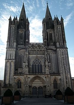 Coutances, Cathédrale Notre-Dame 01