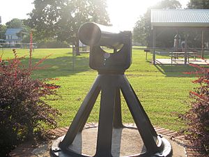 Ellendale War Memorial cannon