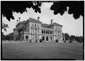 GENERAL VIEW FROM THE SOUTH - The Breakers, Ochre Point Avenue, Newport, Newport County, RI HABS RI,3-NEWP,67-6