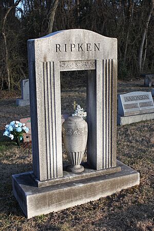 Grave of Violet R. Ripken (1938-2021) and Calvin E. Ripken Sr. (1935-1999) 3