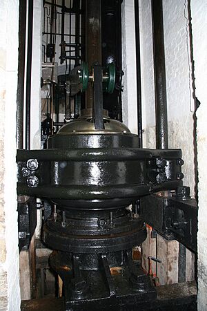 Kew Bridge Steam Museum - Bull engine - geograph.org.uk - 3353688
