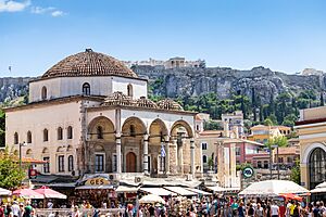 Monastiraki Square in Athens (30996716898)