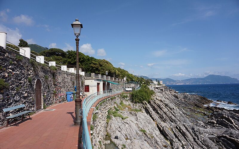 Passeggiata Anita Garibaldi and cliff