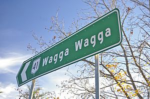 Route 41 Wagga Wagga sign (Mills St)