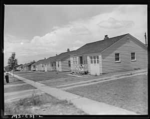 Some of the houses on this government housing project. Many miners from nearby coal mines live here. Sunnyside... - NARA - 540537