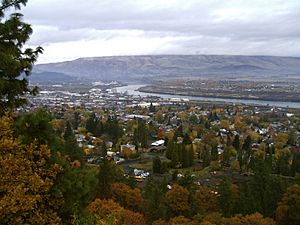 The Dalles and the Columbia River in November 2008