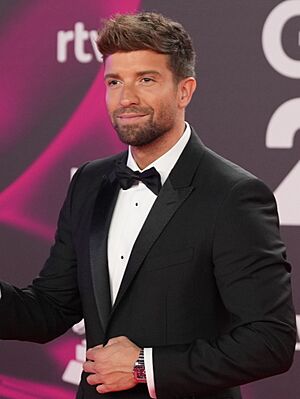 2023-11-16 Gala de los Latin Grammy, 23 (cropped).jpg