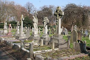 Fulham Cemetery (geograph 2304435)