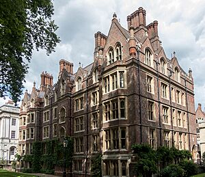 Inns of Court, Lincoln's Inn Fields, London WC1 - geograph.org.uk - 4139064