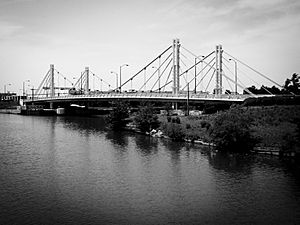 North Avenue Bridge over the North Branch of the Chicago River.jpg