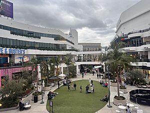 OvationCourtyard.jpg
