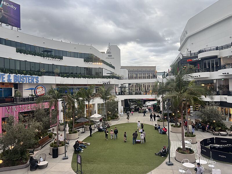 OvationCourtyard