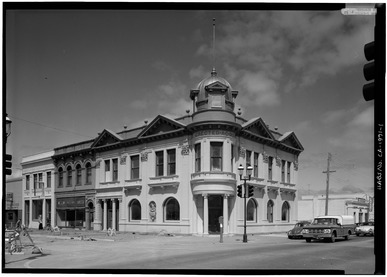 SOUTH AND EAST SIDES - Bank of San Mateo County, 2000-2002 Broadway, Redwood City, San Mateo County, CA HABS CAL,41-REDWO,1-1