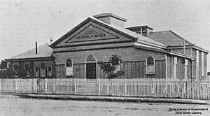 StateLibQld 1 89048 School of Mines building at Charters Towers, Queensland, 1905