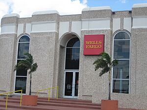 Wells Fargo in Laredo, TX IMG 1054