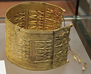 Bracciale d'oro, da tomba regolini-galassi di cerveteri, 650 ac ca.