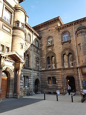 Edinburgh, Teviot Place, University Of Edinburgh, Medical School, New Building - main quad