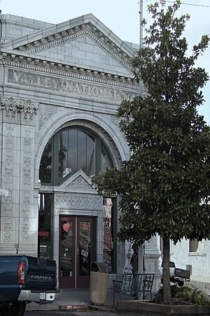 Globe Valley National Bank