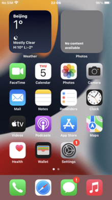 iOS 15 home screen