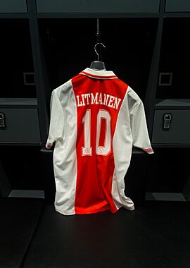 Jari Litmanen shirt in Vodafone Park