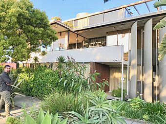 Neutra front gardens.jpg