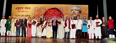 PM with Ekushey Awardees.jpg