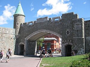 Porte St-Jean, Québec, QC, Canada