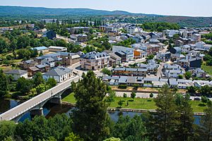 Puebla de Sanabria (18115380753)