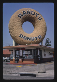 Randy's Donuts, Inglewood, California LCCN2017709530