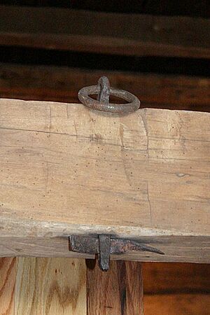 Slave pen shackle ring