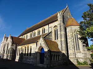 St Andrews Church - geograph.org.uk - 3571228.jpg