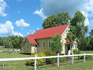 St James' Catholic Church and cemetery, 2006 01