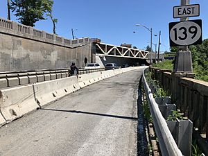 2018-07-08 13 51 55 View east along New Jersey State Route 139 just east of U.S. Route 1 and U.S. Route 9 in Jersey City, Hudson County, New Jersey