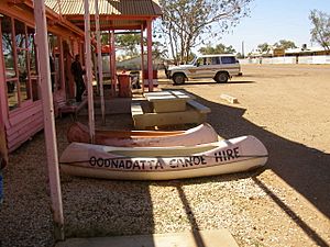 Canoe-Hire-Pink-Roadhouse-Oodnadatta