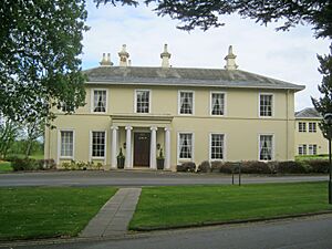 Eastwood Hall - geograph.org.uk - 2495014