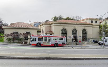 Forest Hill station headhouse HDR, January 2018.jpg