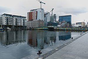GRAND CANAL SQUARE (DUBLIN DOCKLANDS)-162317