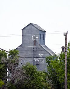 Grain elevator - Arnegard North Dakota - 2013-07-04
