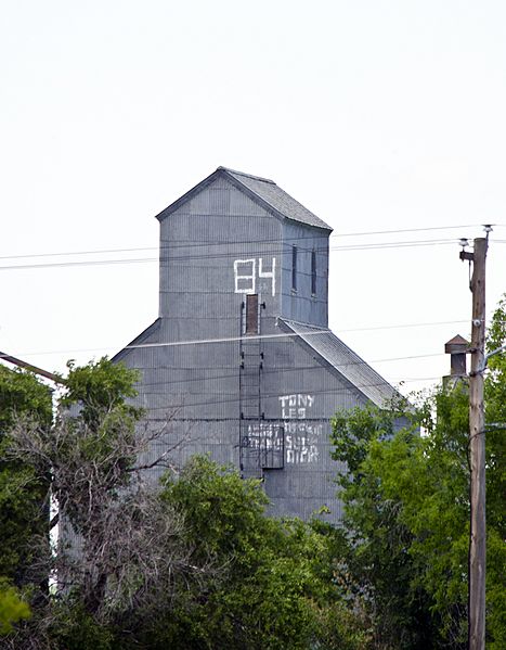 Grain elevator - Arnegard North Dakota - 2013-07-04