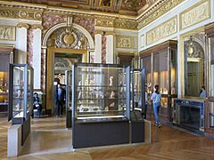 Greek antiquities in the Louvre - Room 38 D201903