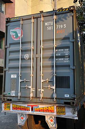 Intermodal Container Locked Door - Kolkata 2011-02-03 0363