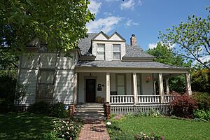 McKinney April 2017 079 (520 W. Hunt)