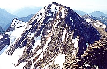 Mount Maude seen from Seven Fingered Jack. Entiat range.jpg