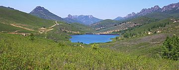 Presa Santa Lucía (Navezuelas).jpg